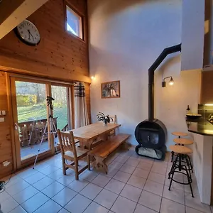 3-bed-chalet-with-sauna-terrace-and-great-views.hotels-rhonealpes.com/