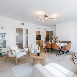 Hugo By The Harbor, Light-filled And Centrally Located - Free Parking Appartement Oostende